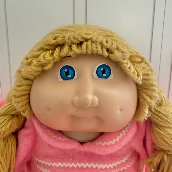 Vintage Cabbage Patch Kids Doll with Butterscotch Hair and Blue Eyes - Picture 2 of 13